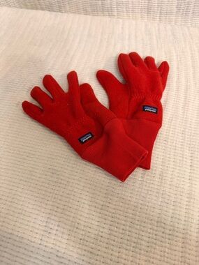 Patagonia Kids Red Fleece Mittens with Stretch Cuff